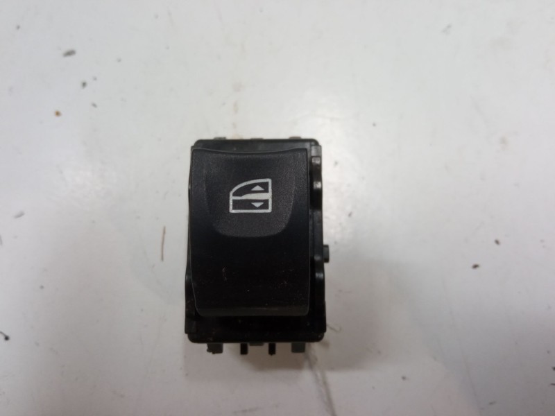Recambio de mando elevalunas trasero derecho para renault laguna iii grandtour (kt0/1) 1.5 dci (kt0a, kt0r, kt02) referencia OEM