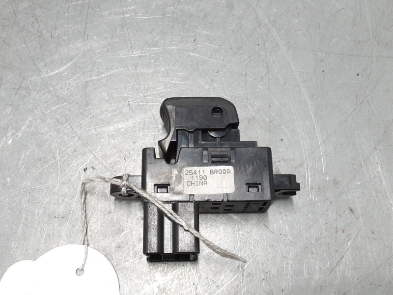 Recambio de mando elevalunas trasero derecho para nissan qashqai i (j10, nj10) 1.6 referencia OEM IAM 25411BR00A  