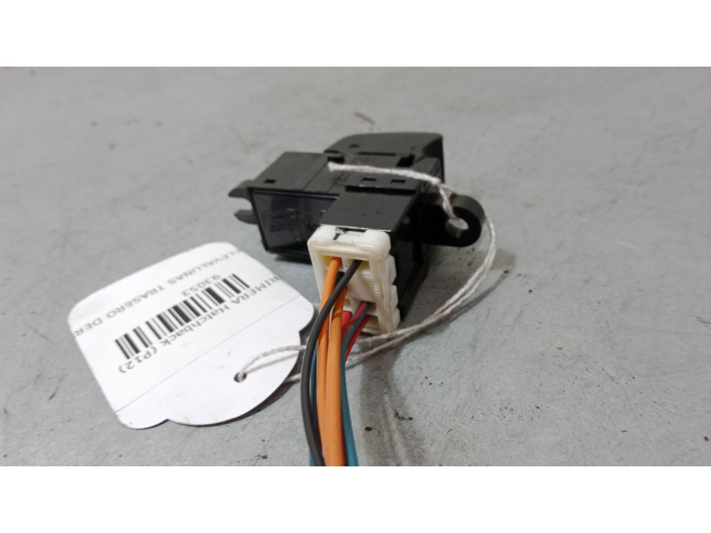 Recambio de mando elevalunas trasero derecho para nissan primera hatchback (p12) 1.6 referencia OEM IAM   
