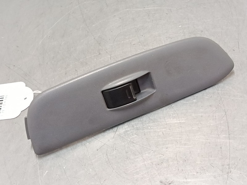 Recambio de mando elevalunas delantero derecho para toyota rav 4 ii (_a2_) 2.0 d 4wd (cla20_, cla21_) referencia OEM IAM   