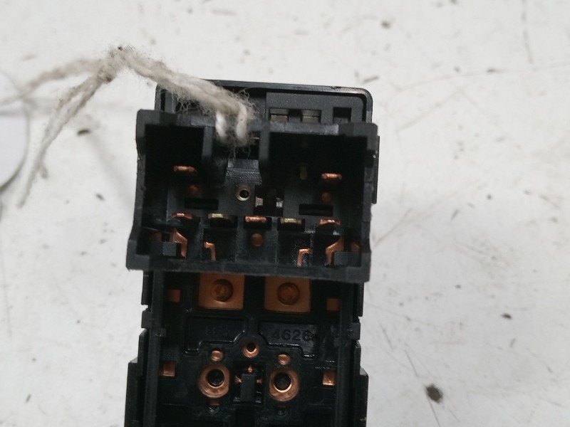 Recambio de mando elevalunas delantero derecho para kia picanto iii (ja) 1.0 referencia OEM IAM 299181679  