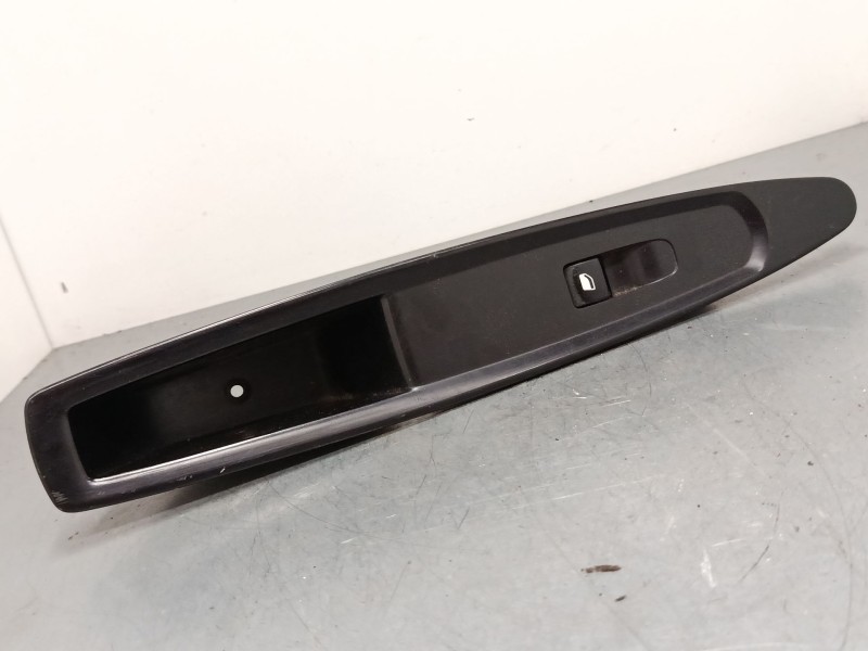 Recambio de mando elevalunas delantero derecho para citroën c4 coupé (la_) 1.6 hdi referencia OEM IAM 61465677  