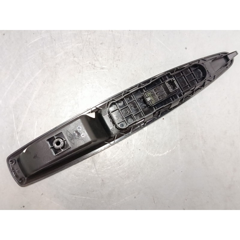 Recambio de mando elevalunas delantero derecho para citroën c4 coupé (la_) 1.6 hdi referencia OEM IAM 61465677  
