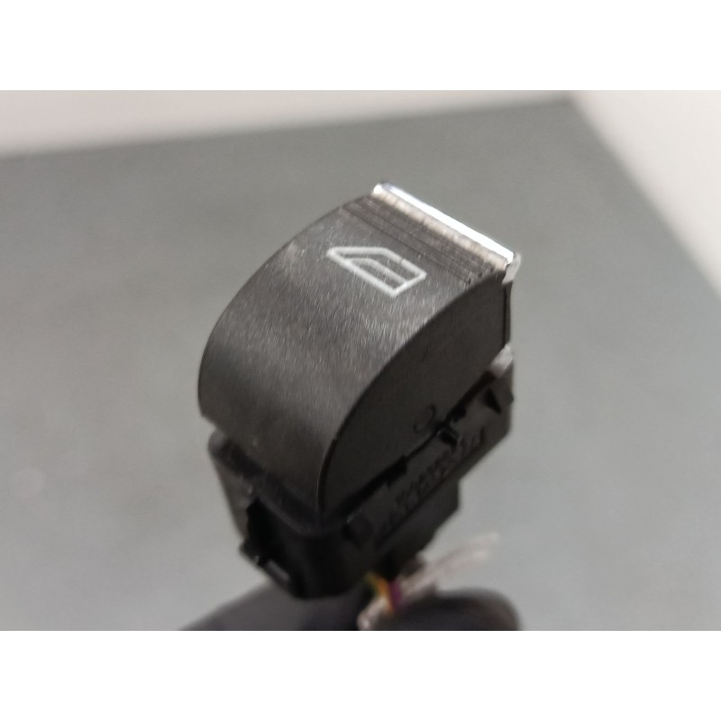 Recambio de mando elevalunas delantero derecho para ford c-max ii (dxa/cb7, dxa/ceu) 1.0 ecoboost referencia OEM IAM 10023282  