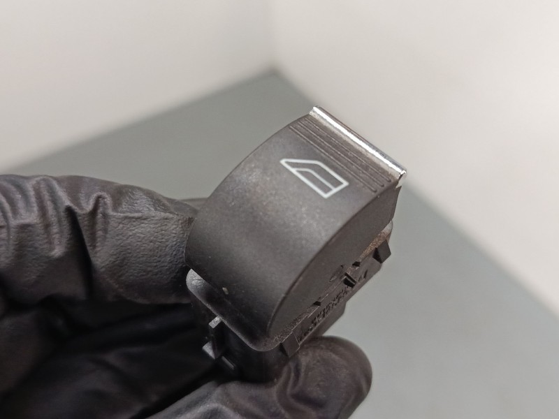 Recambio de mando elevalunas trasero derecho para ford c-max ii (dxa/cb7, dxa/ceu) 1.0 ecoboost referencia OEM IAM 10023262  