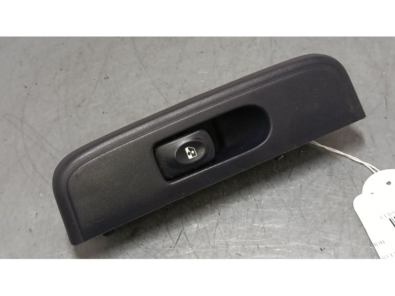 Recambio de mando elevalunas delantero derecho para renault clio ii (bb_, cb_) 1.4 (b/cb0c, b/cb0s) referencia OEM IAM RP3117416
