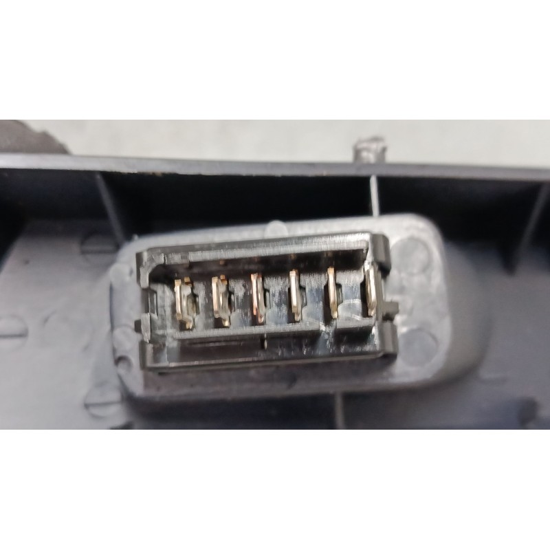 Recambio de mando elevalunas delantero derecho para renault clio ii (bb_, cb_) 1.4 (b/cb0c, b/cb0s) referencia OEM IAM RP3117416