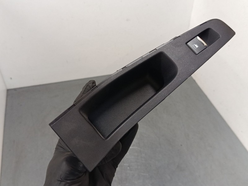 Recambio de mando elevalunas trasero derecho para ford fiesta vii (hj, hf) 1.0 ecoboost referencia OEM IAM   