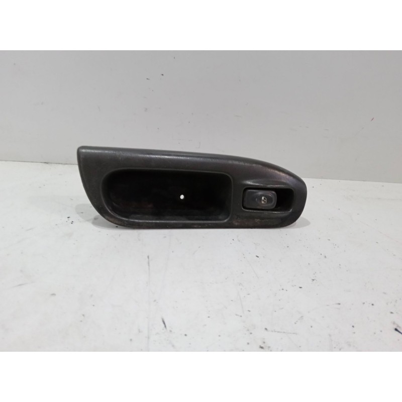 Recambio de mando elevalunas delantero derecho para renault scénic i monospace (ja0/1_, fa0_) 1.9 dci rx4 referencia OEM IAM   
