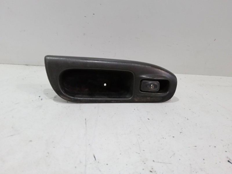 Recambio de mando elevalunas delantero derecho para renault scénic i monospace (ja0/1_, fa0_) 1.9 dci rx4 referencia OEM IAM   