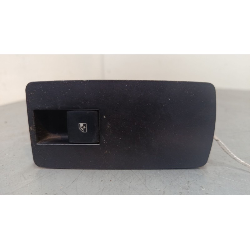 Recambio de mando elevalunas delantero derecho para opel insignia a sports tourer (g09) 2.0 cdti (35) referencia OEM IAM   