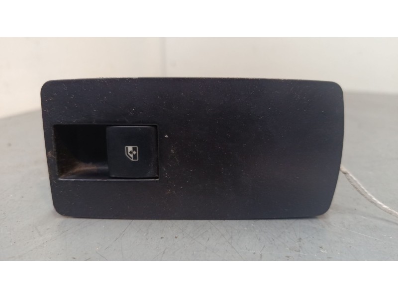 Recambio de mando elevalunas delantero derecho para opel insignia a sports tourer (g09) 2.0 cdti (35) referencia OEM IAM   