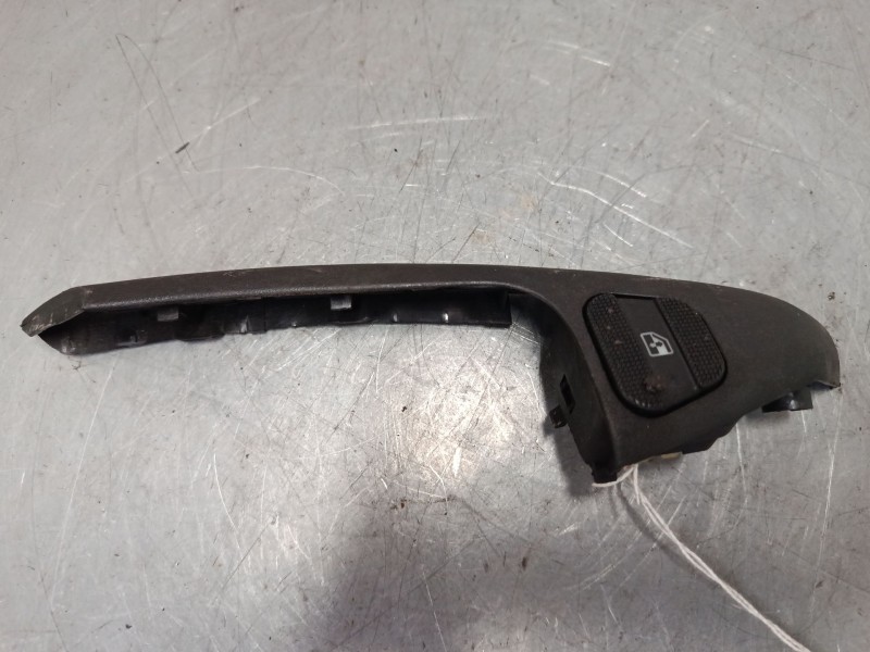 Recambio de mando elevalunas delantero derecho para volkswagen golf iii cabriolet (1e7) 1.8 referencia OEM IAM   