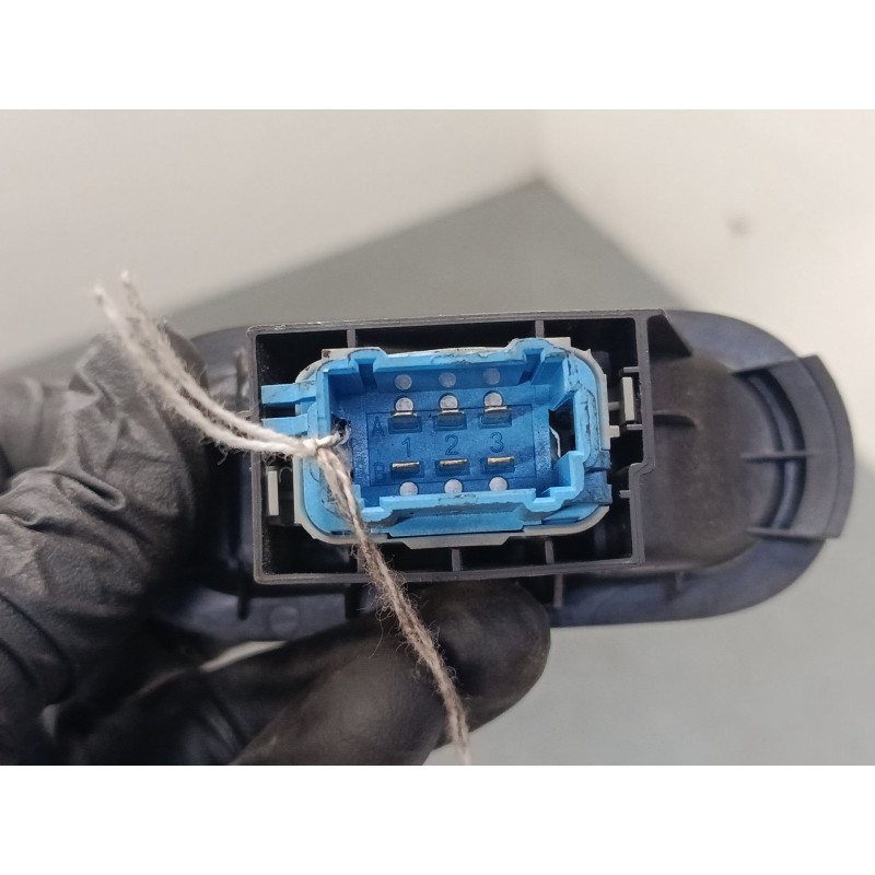 Recambio de mando elevalunas trasero derecho para renault kangoo / grand kangoo ii (kw0/1_) 1.5 dci 85 (kw0k, kw0l, kw0b) refere