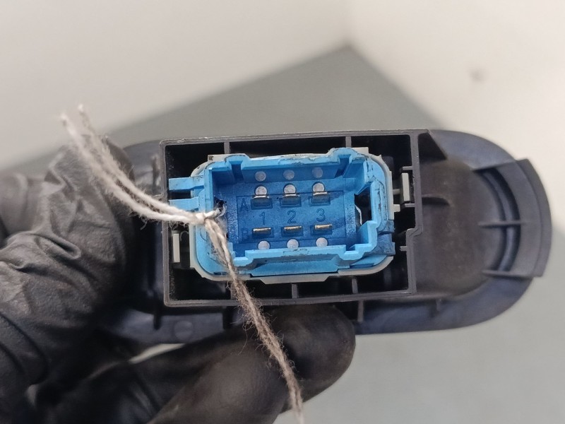 Recambio de mando elevalunas trasero derecho para renault kangoo / grand kangoo ii (kw0/1_) 1.5 dci 85 (kw0k, kw0l, kw0b) refere