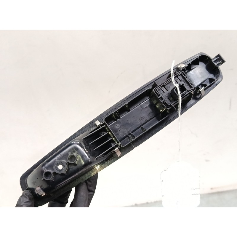 Recambio de mando elevalunas delantero derecho para renault grand scénic iii (jz0/1_) 2.0 dci (jz0y) referencia OEM IAM PA66GF20