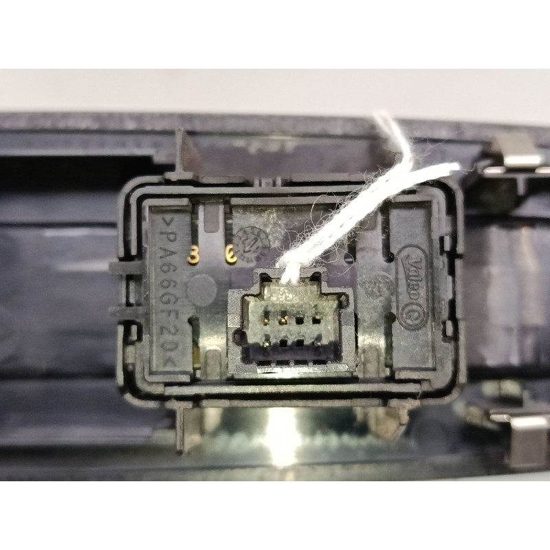 Recambio de mando elevalunas delantero derecho para renault grand scénic iii (jz0/1_) 2.0 dci (jz0y) referencia OEM IAM PA66GF20