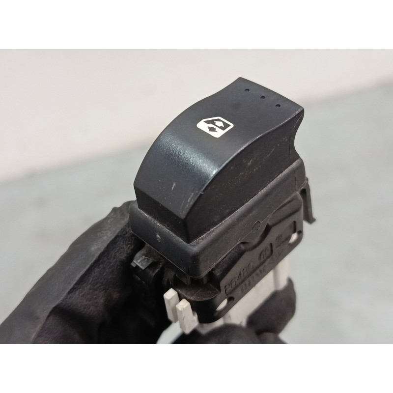 Recambio de mando elevalunas delantero derecho para renault clio ii (bb_, cb_) 1.2 (bb0a, bb0f, bb10, bb1k, bb28, bb2d, bb2h, cb