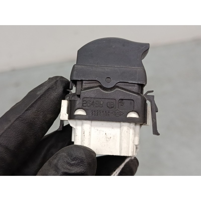 Recambio de mando elevalunas delantero derecho para renault clio ii (bb_, cb_) 1.2 (bb0a, bb0f, bb10, bb1k, bb28, bb2d, bb2h, cb