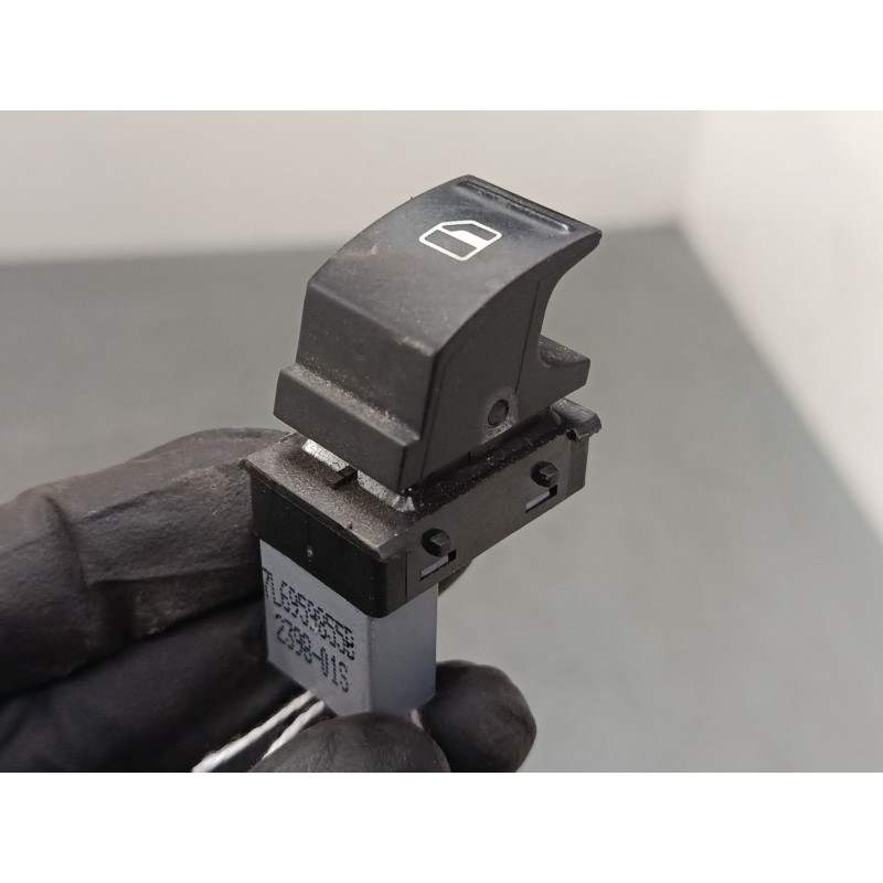 Recambio de mando elevalunas delantero derecho para seat ibiza iv sc (6j1, 6p5) 1.4 referencia OEM IAM 7L69598558  