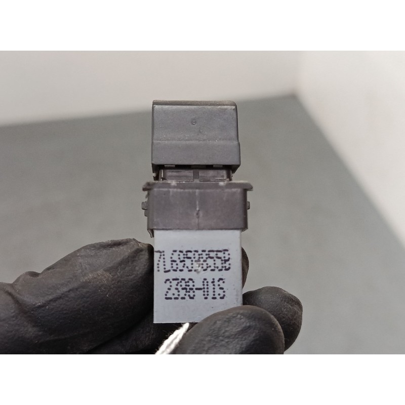 Recambio de mando elevalunas delantero derecho para seat ibiza iv sc (6j1, 6p5) 1.4 referencia OEM IAM 7L69598558  