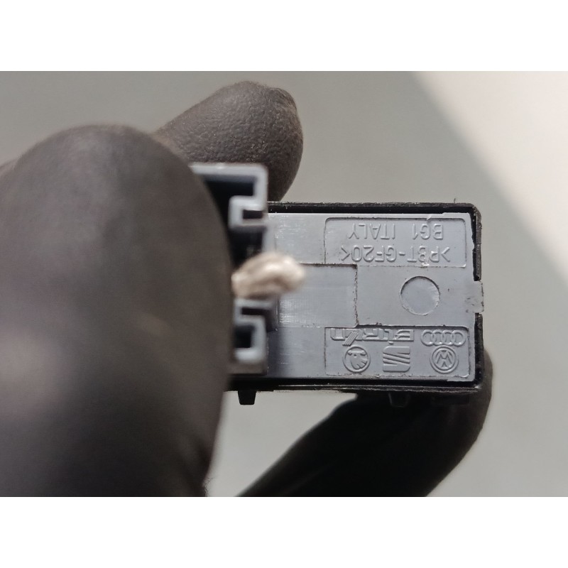 Recambio de mando elevalunas delantero derecho para seat ibiza iv sc (6j1, 6p5) 1.4 referencia OEM IAM 7L69598558  