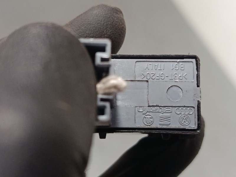 Recambio de mando elevalunas delantero derecho para seat ibiza iv sc (6j1, 6p5) 1.4 referencia OEM IAM 7L69598558  