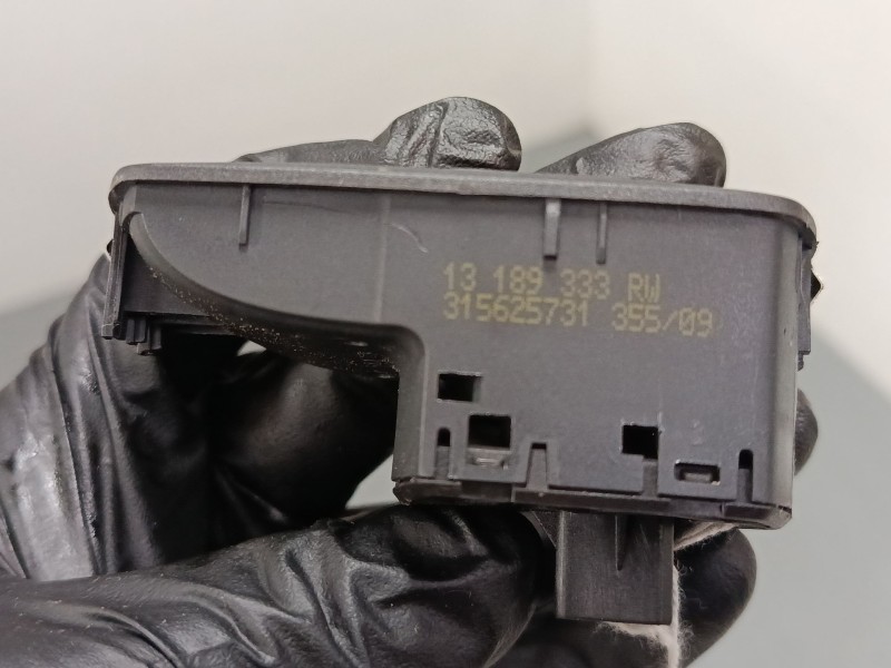 Recambio de mando elevalunas delantero derecho para opel corsa d (s07) 1.3 cdti (l08, l68) referencia OEM IAM 315625731  