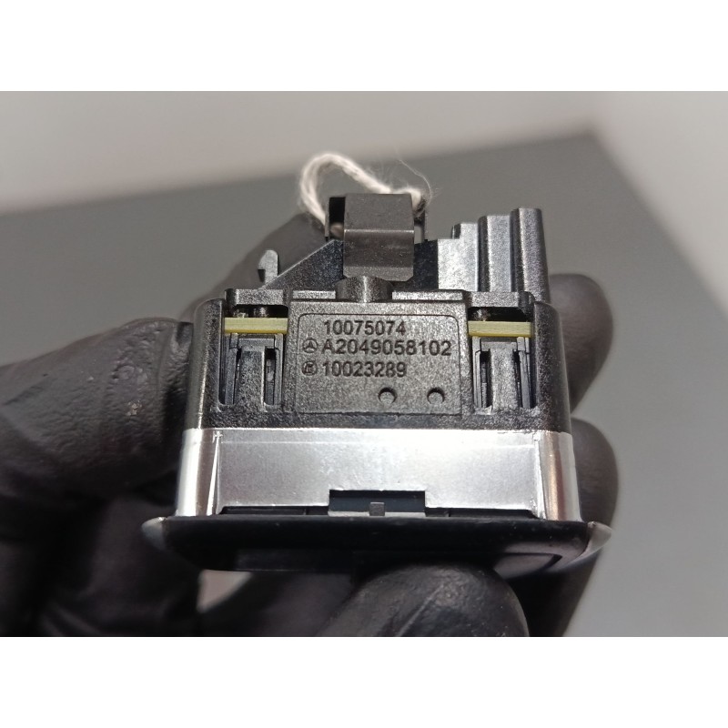 Recambio de mando elevalunas delantero derecho para mercedes-benz clase a (w176) a 220 d (176.003) referencia OEM IAM A204905810