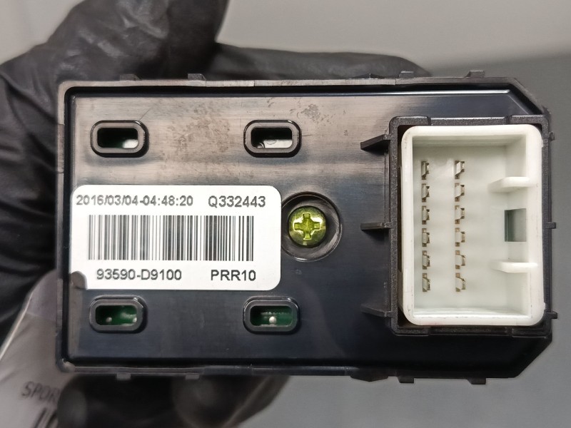 Recambio de mando elevalunas trasero derecho para kia sportage iv (ql, qle) 1.7 crdi referencia OEM IAM   