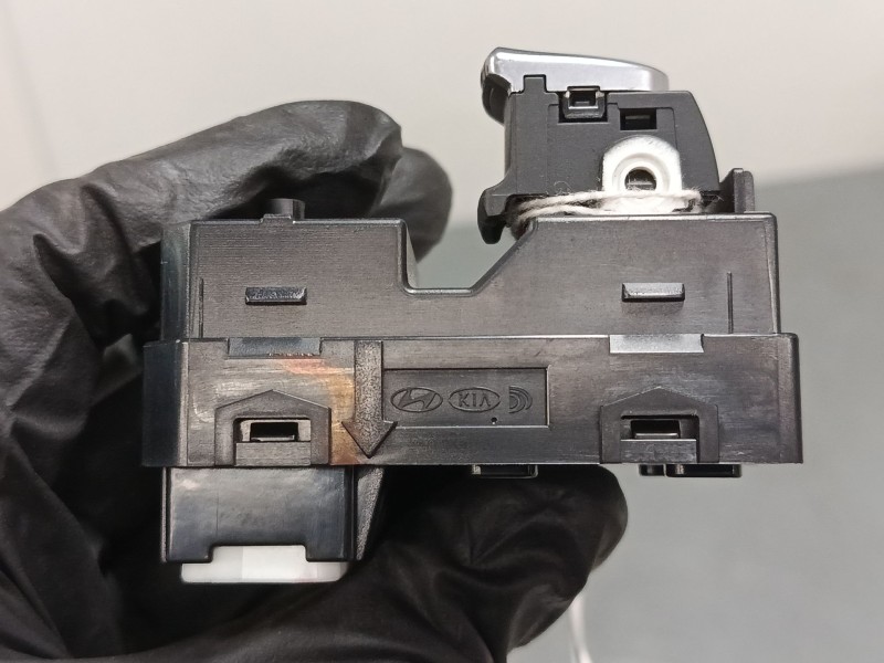Recambio de mando elevalunas trasero derecho para kia sportage iv (ql, qle) 1.7 crdi referencia OEM IAM   
