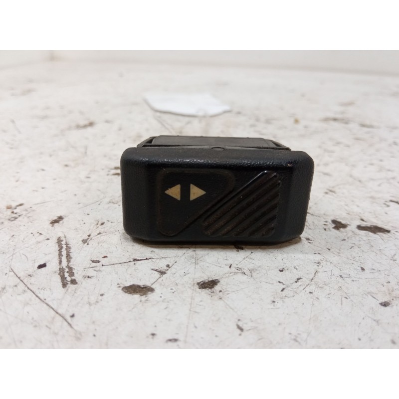 Recambio de mando elevalunas delantero derecho para renault clio i (b/c57_, 5/357_) 1.2 (5/357y, 5/357k) referencia OEM IAM   