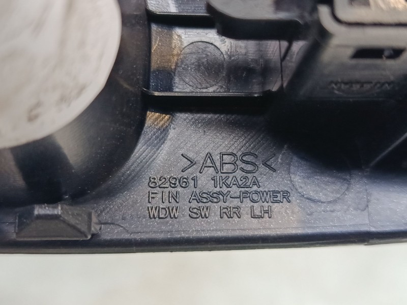 Recambio de mando elevalunas trasero izquierdo para nissan juke (f15) 1.2 dig-t referencia OEM IAM 829611KA2A  