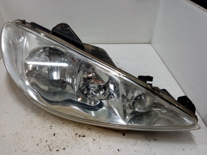 Recambio de faro derecho para peugeot 206 hatchback (2a/c) 1.4 i referencia OEM IAM 9660535580  