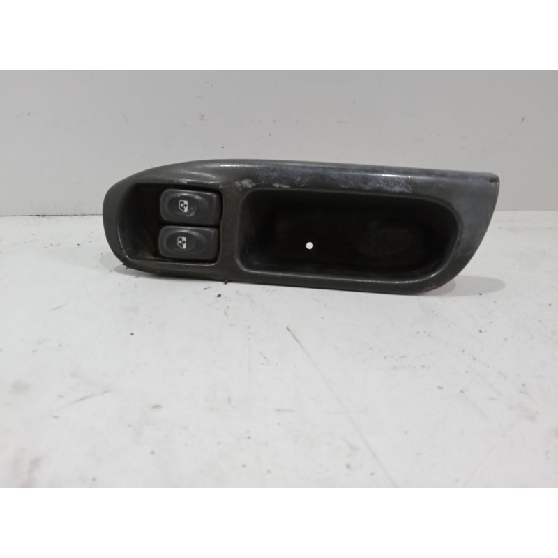 Recambio de mando elevalunas delantero izquierdo para renault scénic i monospace (ja0/1_, fa0_) 1.9 dci rx4 referencia OEM IAM  