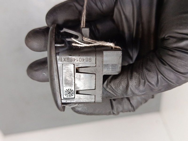 Recambio de mando elevalunas delantero izquierdo para citroën c2 (jm_) 1.4 hdi referencia OEM IAM 96401469XT  