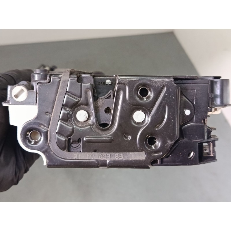Recambio de cerradura puerta trasera izquierda para volkswagen polo v (6r1, 6c1) 1.2 tdi referencia OEM IAM 6R4839016A  