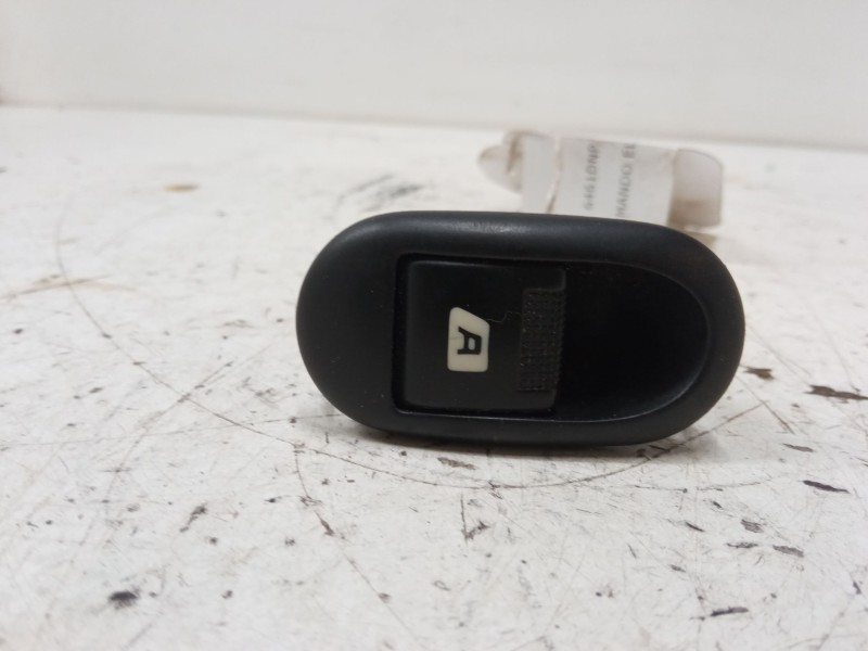 Recambio de mando elevalunas delantero izquierdo para citroën c3 i (fc_, fn_) 1.4 hdi referencia OEM IAM 96401469XT  