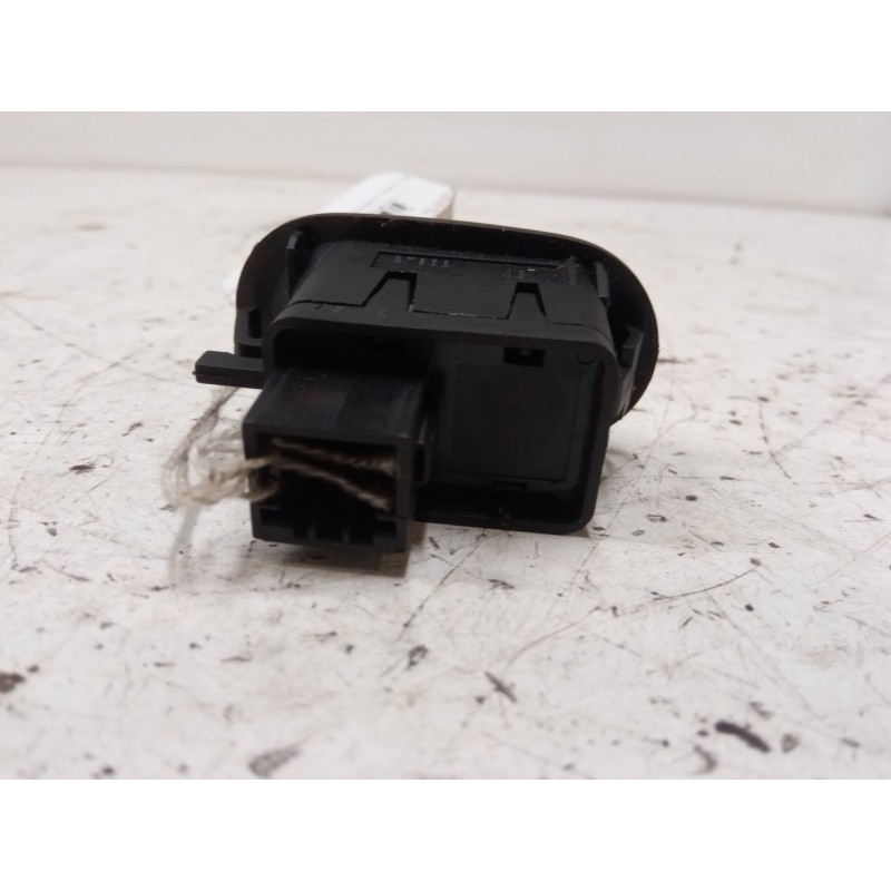 Recambio de mando elevalunas delantero izquierdo para citroën c3 i (fc_, fn_) 1.4 hdi referencia OEM IAM 96401469XT  