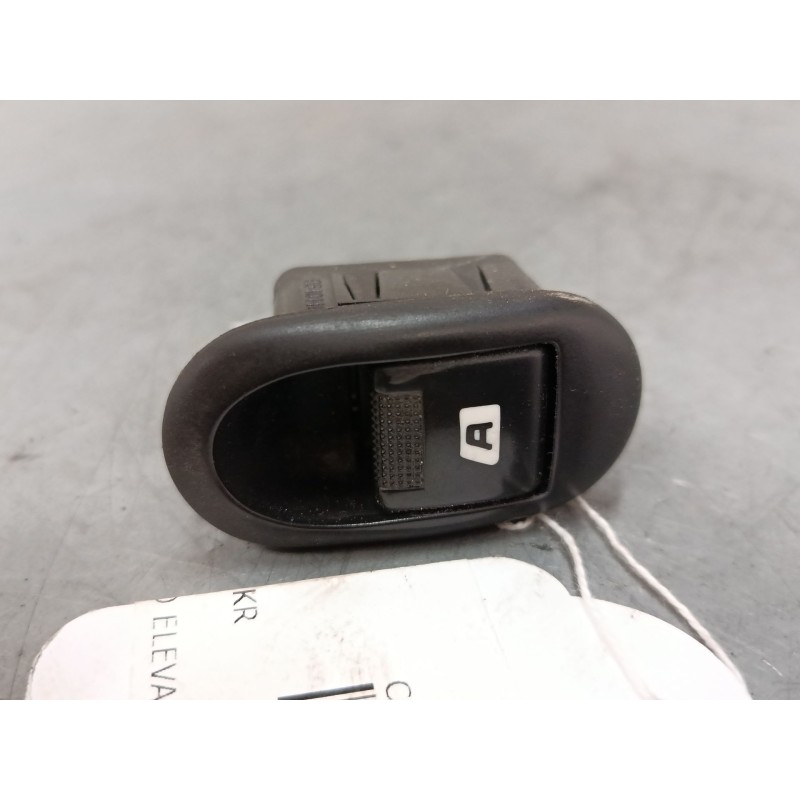 Recambio de mando elevalunas delantero izquierdo para citroën c3 i (fc_, fn_) 1.4 hdi referencia OEM IAM 96401469XT  