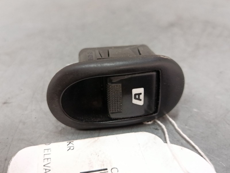 Recambio de mando elevalunas delantero izquierdo para citroën c3 i (fc_, fn_) 1.4 hdi referencia OEM IAM 96401469XT  