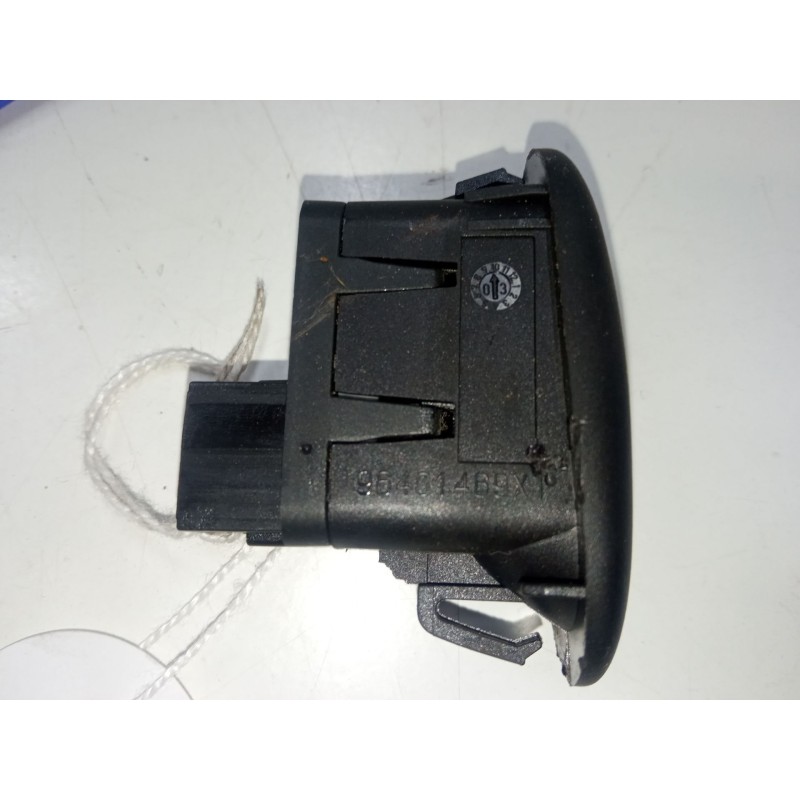 Recambio de mando elevalunas delantero izquierdo para citroën c3 i (fc_, fn_) 1.4 i referencia OEM IAM 96401469XT  