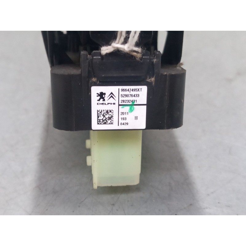 Recambio de mando elevalunas delantero izquierdo para citroën c3 ii (sc_) 1.4 hdi 70 (sc8hzc, sc8hr0, sc8hp4) referencia OEM IAM