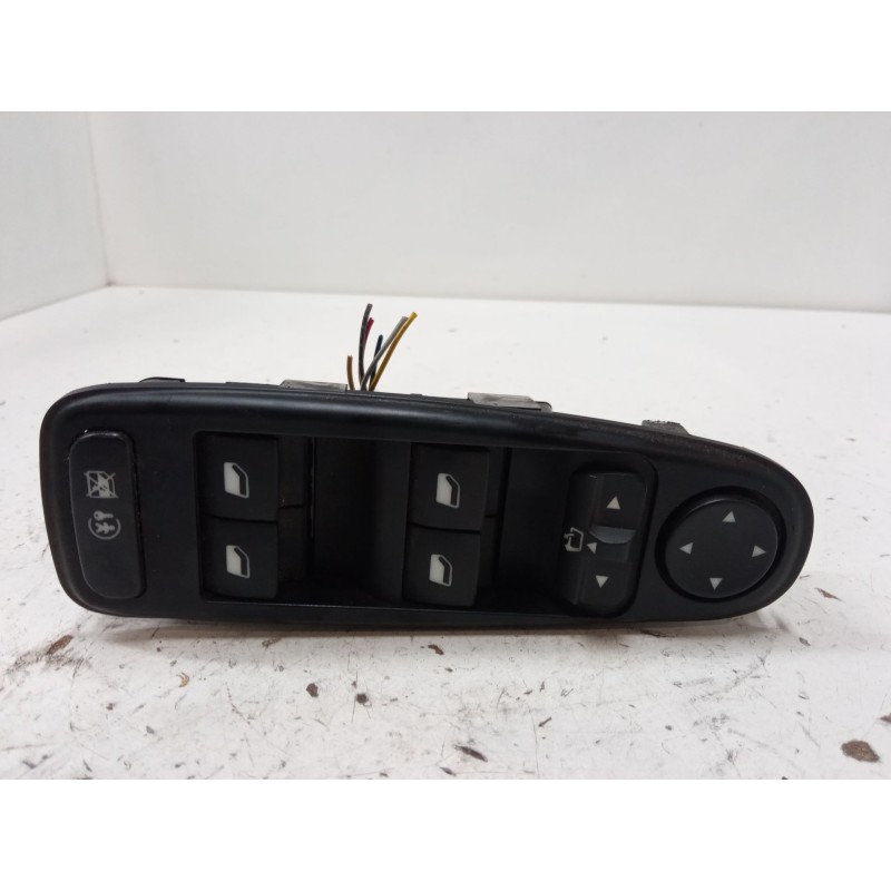 Recambio de mando elevalunas delantero izquierdo para citroën c4 grand picasso i (ua_) 2.0 hdi 138 referencia OEM IAM   