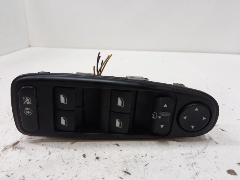 Recambio de mando elevalunas delantero izquierdo para citroën c4 grand picasso i (ua_) 2.0 hdi 138 referencia OEM IAM   