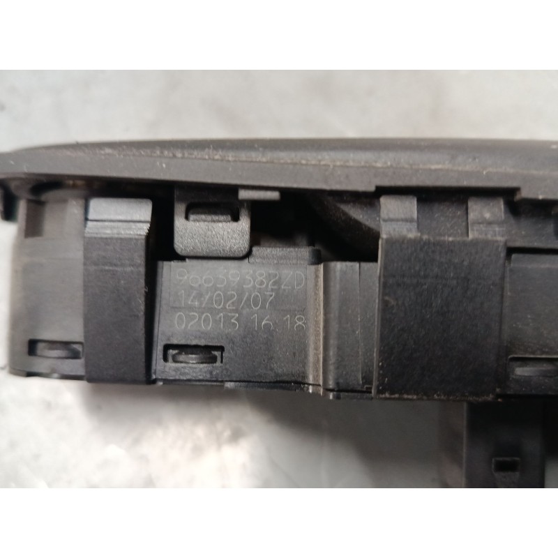 Recambio de mando elevalunas delantero izquierdo para citroën c4 picasso i monospace (ud_) 1.6 hdi referencia OEM IAM 96639382ZD