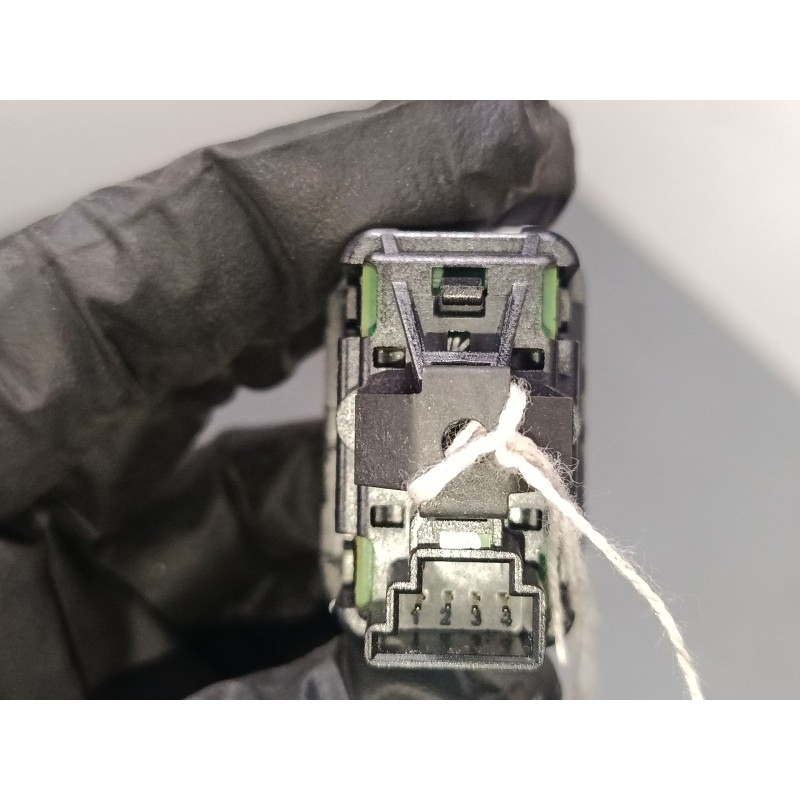 Recambio de mando elevalunas trasero izquierdo para mercedes-benz clase a (w176) a 220 d (176.003) referencia OEM IAM A204905810