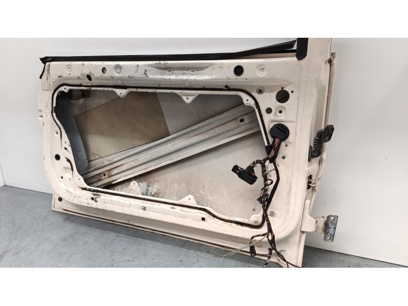 Recambio de puerta delantera izquierda para volkswagen new beetle descapotable (1y7) 1.4 referencia OEM IAM 1Y0831051K  