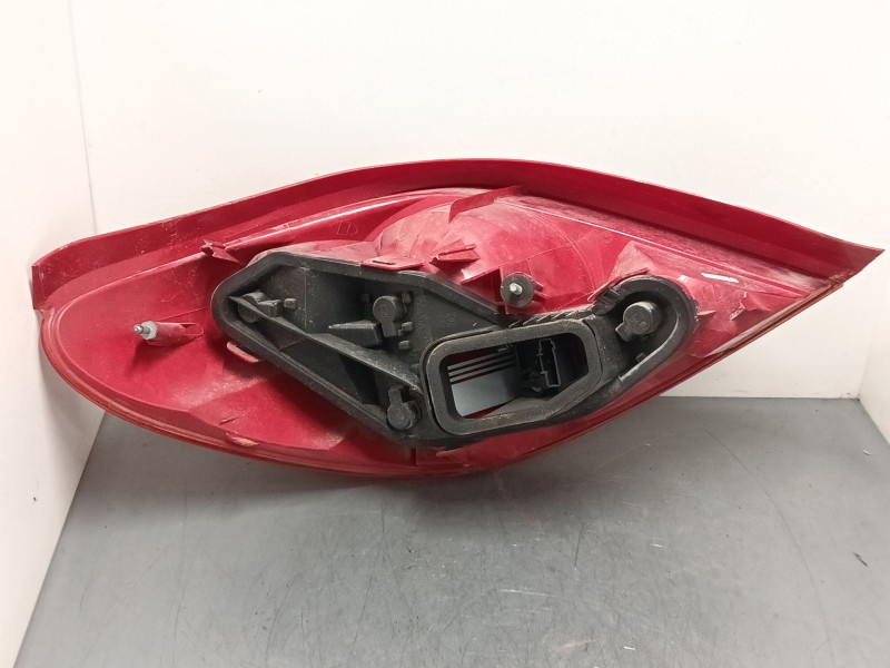 Recambio de piloto trasero derecho para peugeot 207 cc (wd_) 1.6 hdi referencia OEM IAM 968017908000  