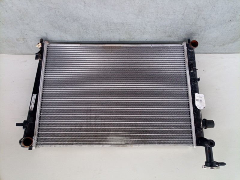 Recambio de radiador agua para hyundai tucson (jm) 2.0 referencia OEM IAM 675003  